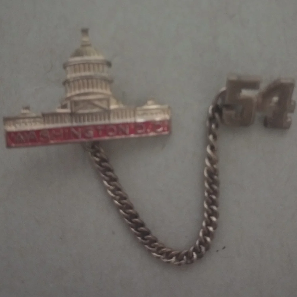 Washington D.C. Capitol Building Pin with Chain